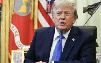 Jueza bloquea intento de Trump de restringir la ciudadanía por nacimiento